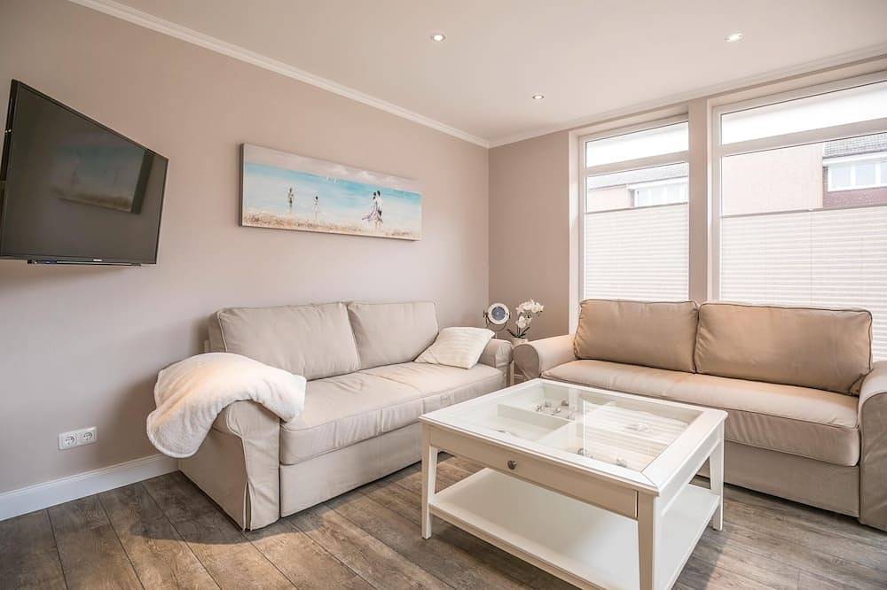 Ganze Wohnung, \"Haus Strandpirat 2 Whg. Dünensand\" - Maritime Ferienwohnung in Büsum, Nordseeküste
