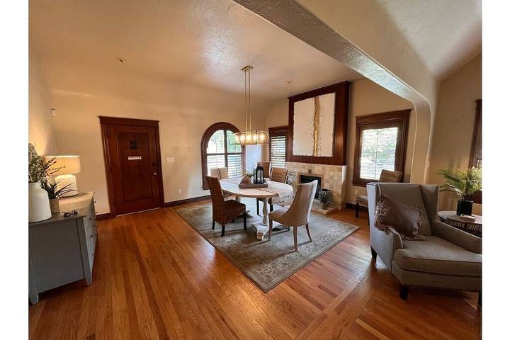 Vacation rental for 6 people, with yard and balcony in Fresno