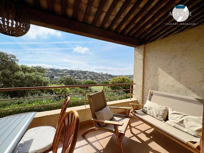 Location de vacances pour 4 personnes, avec piscine ainsi que balcon et vue dans Golf Bluegreen Sainte-Maxime - 2