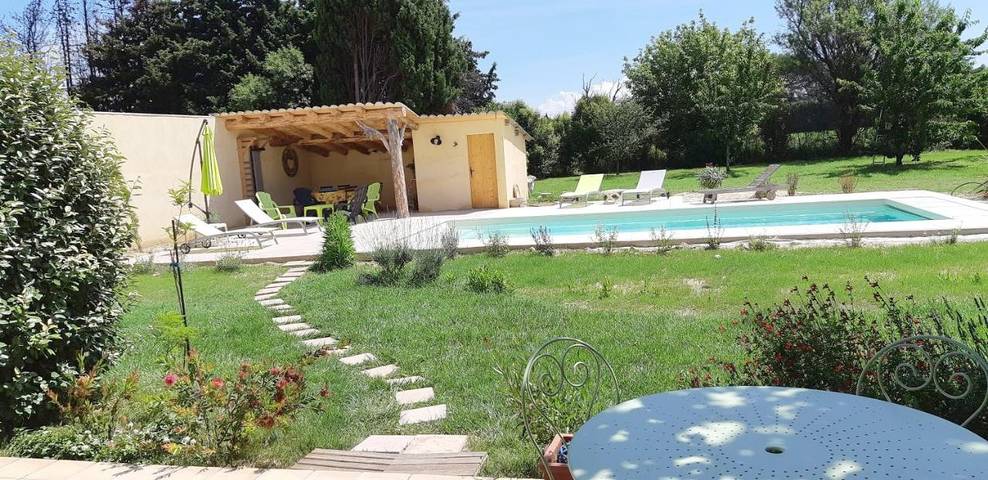 Chambre d’hôte pour 2 personnes, avec vue ainsi que jardin et piscine à Orange - 3