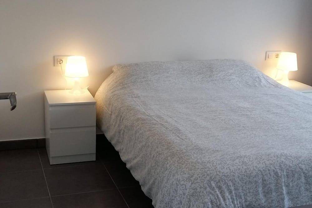 Entire apartment, 2-bedroom apartment air-conditioned Free Wifi Mareverde in San Eugenio Alto, Adeje