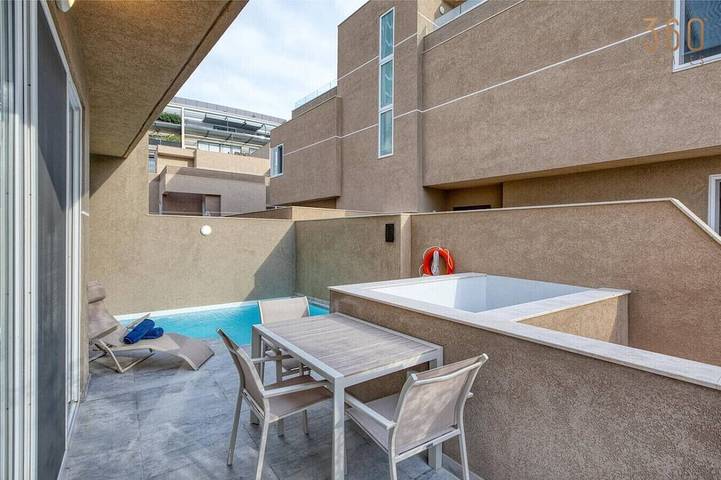 Vacation rental for 8 people, with balcony and yard in Malta