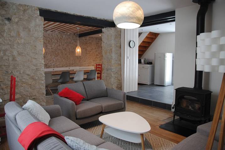 Gîte pour 6 personnes, avec Terrasse ainsi que Jardin et Vue à Le Frasnois