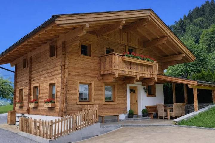 Chalet für 10 Personen, mit Garten und Balkon sowie Sauna