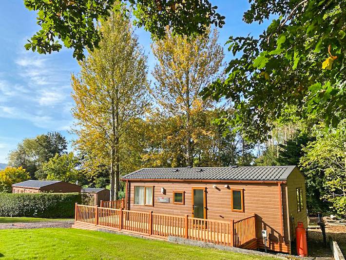 Log cabin for 3 people, with garden, with pets in Powys
