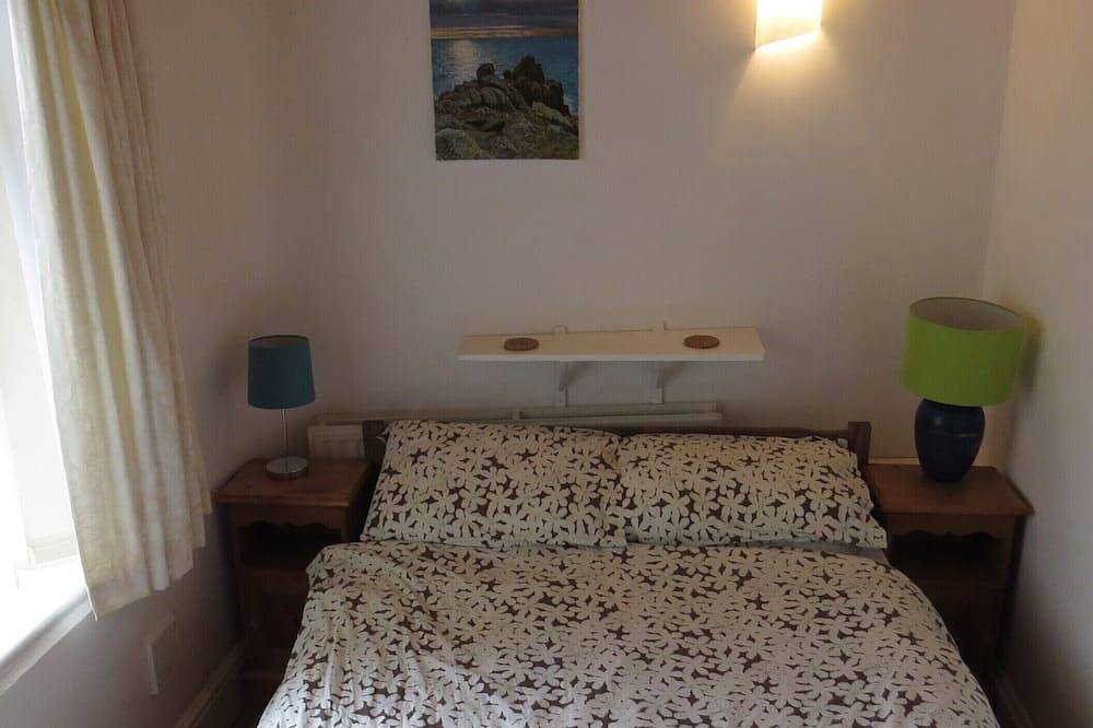 Charming Cottage On The Seafront In Sennen Cove in Sennen, Cornwall