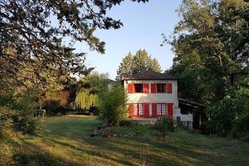 Cottage pour 8 personnes, avec jardin et jacuzzi ainsi que sauna et piscine à Saint-Frajou