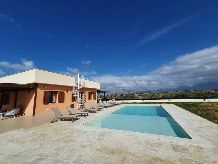 Apartamento de vacaciones para 6 personas, con vistas además de jardín y terraza - 1