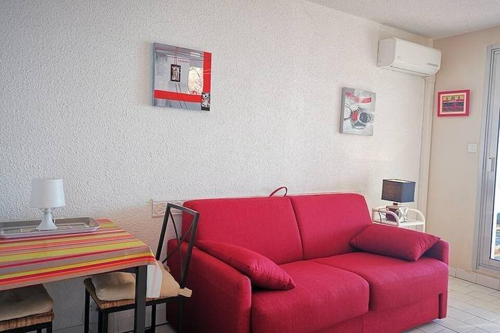 Entire apartment, Le Lavandou, Studio to rent for 2 people, seaview, steps from the beach in Le Lavandou, Parc national Port-Cros