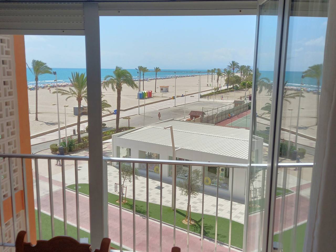 Apartamento entero, Acogedor apartamento en la playa con lavadora y cafetera in Cullera, Costa de Valencia
