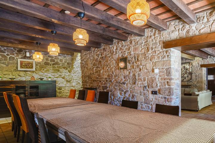 Casa rural para 20 personas, con jacuzzi y jardín, Se admiten mascotas en Cataluña - 4