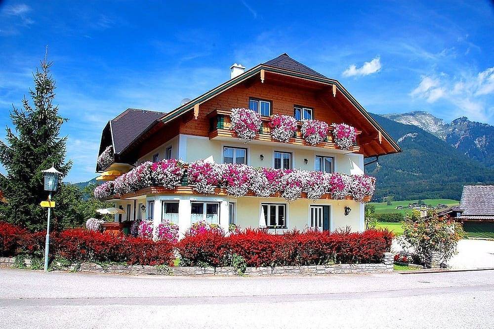 Ganze Wohnung, Ferienwohnung 1 mit 1 Schlafzimmer - Gästehaus Kloibergütl in Sankt Gilgen, Salzkammergut