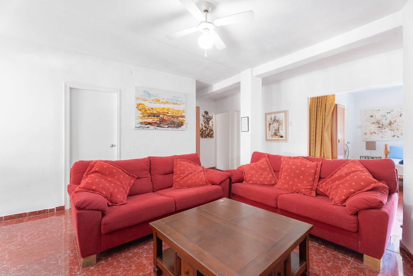 Ganze Wohnung, Apartment „Villa Casablanca“ mit Bergblick, privatem Pool und Wlan in Torrent, Valencia Provinz