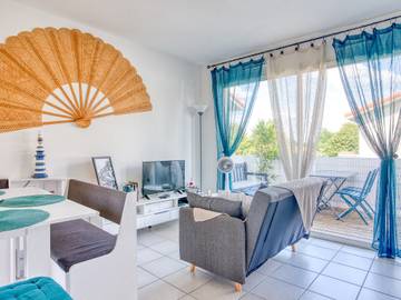 Gîte pour 3 personnes, avec terrasse dans Biscarrosse (bourg)