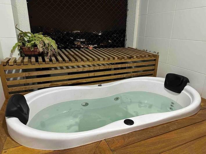Casas e apartamentos de temporada para 5 pessoas, com piscina e jacuzzi e ainda balcão em Butantã