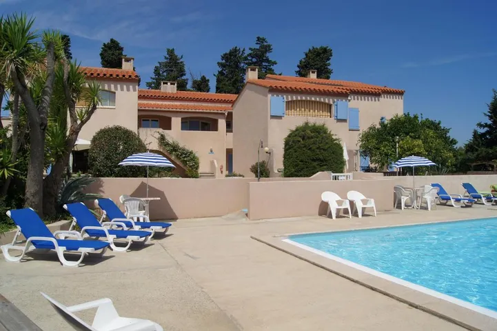 Apartamento de vacaciones para 4 personas, con jardín y piscina - 1