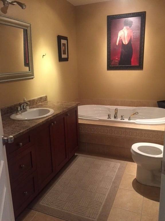 Gîte pour 6 personnes, avec jacuzzi ainsi que jardin et piscine à Bromont - 3