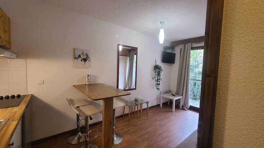Apartamento entero, Apartamento 'Orelle-residence Spa, 3 Vallées' con vistas a la montaña, balcón y wifi in Orelle, Massif de la Vanoise
