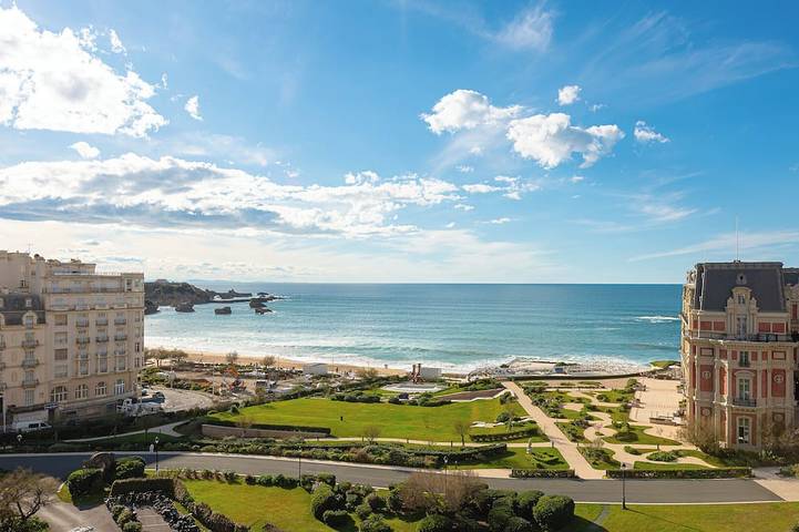 Gîte pour 4 personnes, avec balcon dans Casino de Biarritz