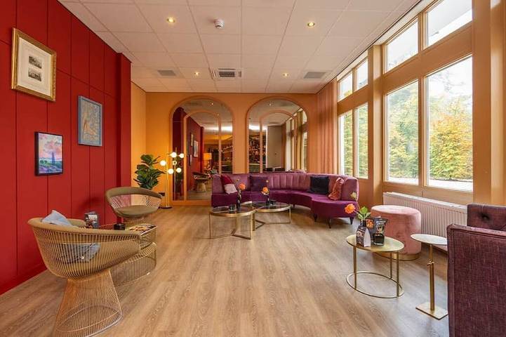 Explore Veluwe from Cozy Lodge: Bike Rentals,  Free Parking, Breakfast in Veluwe