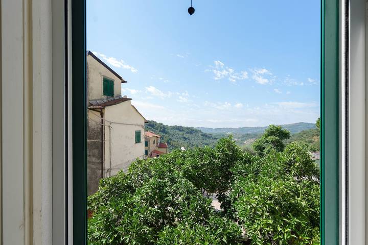 Appartamento 'Calendula' con Vista Montagna, Terrazza in Comune e Wi-Fi in Montegrazie, Imperia