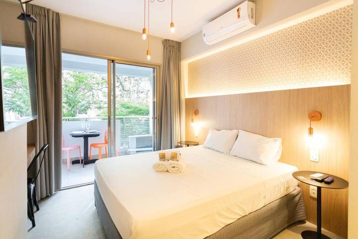 Casas e apartamentos de temporada para 2 pessoas, com piscina e jardim em Pinheiros