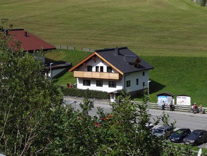 Ferienwohnung für 6 Personen, mit Garten und Ausblick in Lanersbach - 2