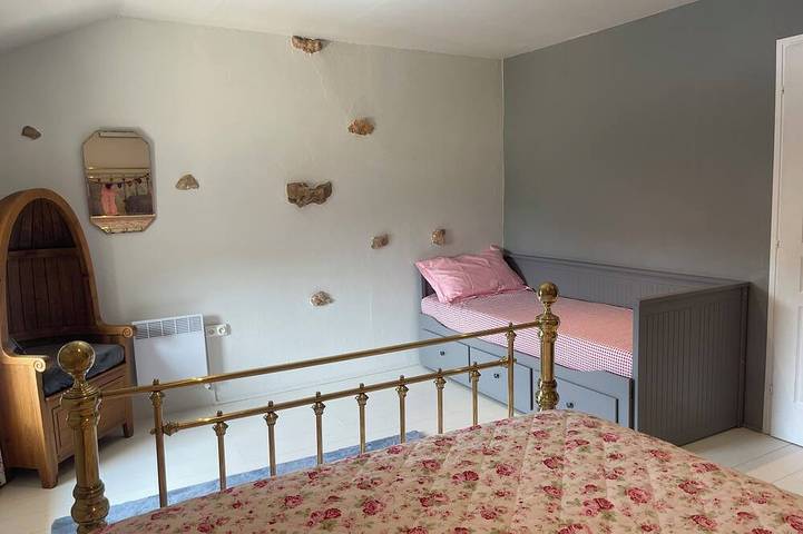 Gîte pour 4 personnes, avec jardin et piscine à Brux - 3