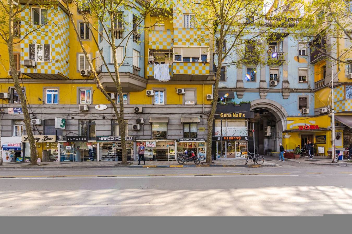 Ganze Wohnung, Central Comfy Spot | Studio for 2 with Wi-Fi in Tiranë, Albanien
