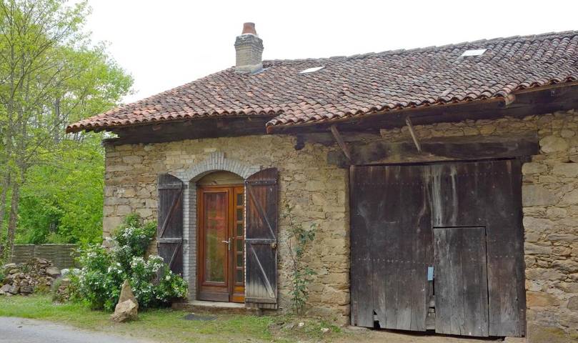 Location de vacances pour 6 personnes, avec piscine ainsi que jardin et sauna à Saint-Priest-sous-Aixe - 4