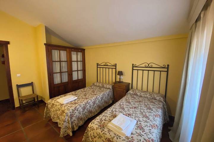 Detached 4 bedroom villa with private pool in Valencia de Alcántara, Cáceres und Umgebung