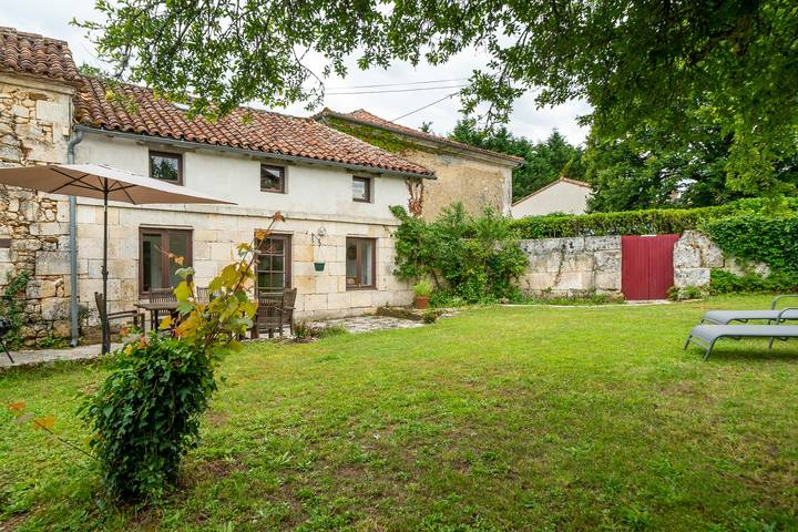 Gîte pour 6 personnes, avec piscine