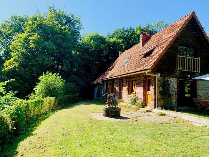 Location de vacances pour 8 personnes, avec terrasse ainsi que jardin et vue, adapté aux familles dans Étalleville