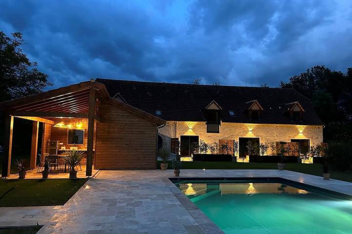 Gîte pour 14 personnes, avec jacuzzi et sauna à Saint-Sozy