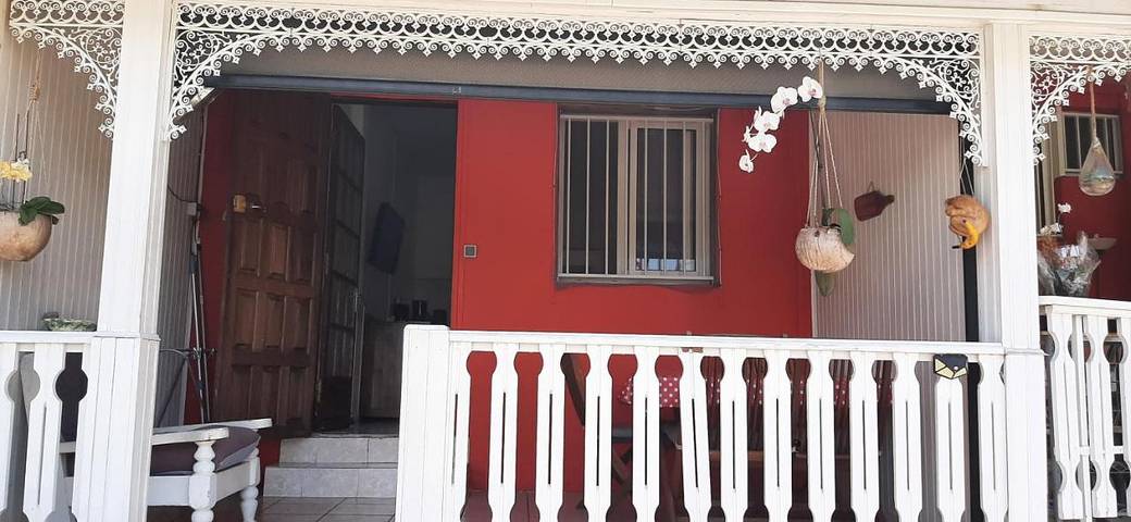 Gîte pour 4 personnes, avec balcon dans Office De Tourisme De Saint Paul