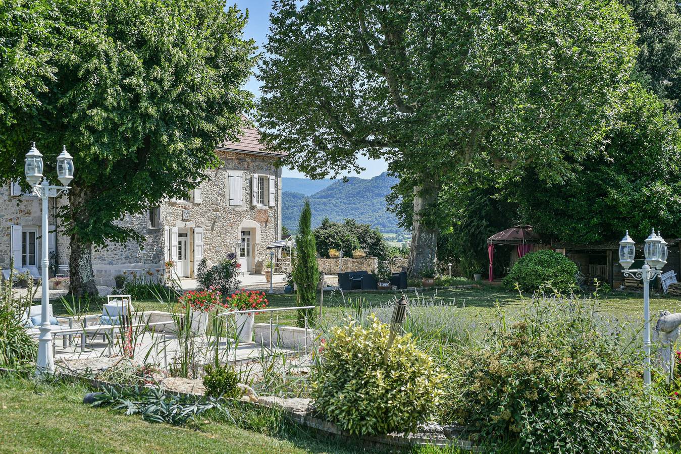 Chambre Marie-Antoinette, Suite de caractère, 40 m² et salon privatif in Saint-Albin-de-Vaulserre, Région de La Tour-du-Pin