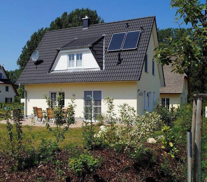 Ferienhaus für 6 Personen, mit Garten und Sauna sowie Terrasse, kinderfreundlich in Glowe