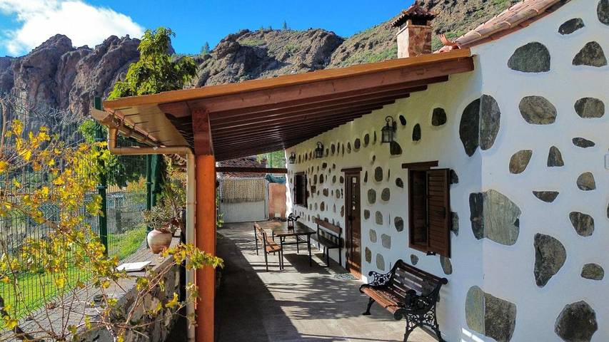 Location de vacances pour 6 personnes, avec piscine ainsi que jardin et vue à Tejeda - 2