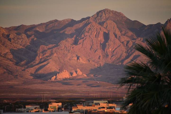 Vacation rental for 9 people, with yard in Las Cruces (New Mexico)