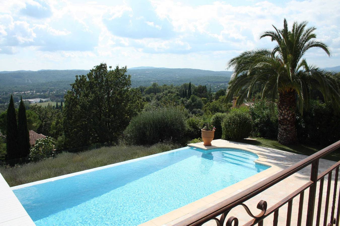 Villa pour 8 Personnes dans Montauroux, Région de Draguignan