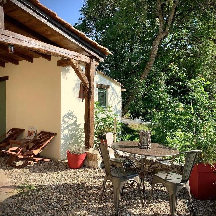 Location de vacances pour 4 personnes, avec piscine ainsi que vue et jardin à Duras - 4