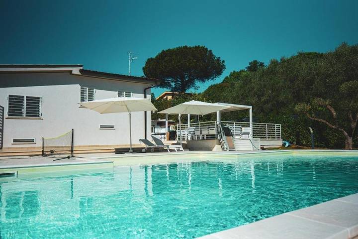 Villa con piscina per 5 persone, con Terrazza e Giardino nonché Piscina a Nettuno