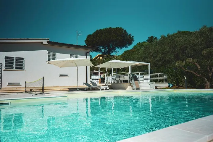 Chalet para 5 personas, con piscina además de terraza y jardín - 1