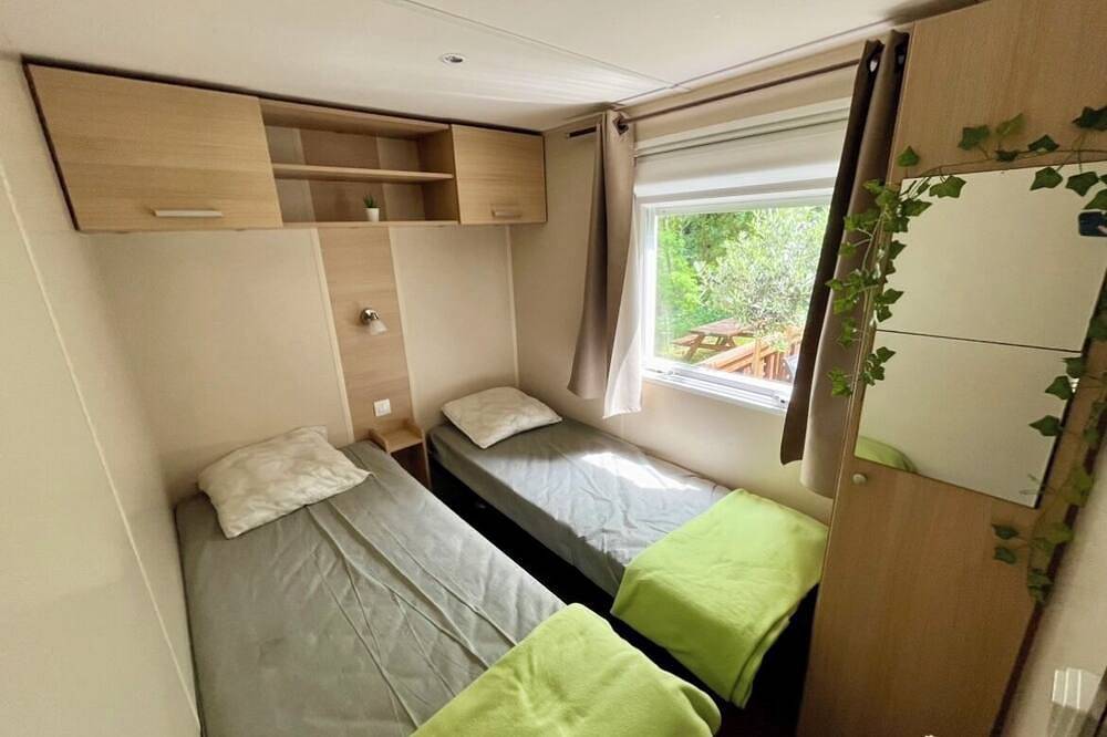 Tiki House- Mobil home;  Cocon de nature proche de Paris in Saint-Chéron, Essonne