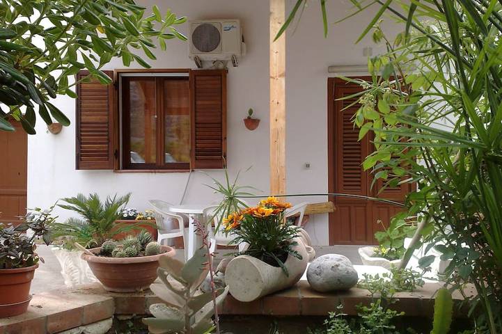 Villa pour 4 personnes, avec balcon et jardin - 1