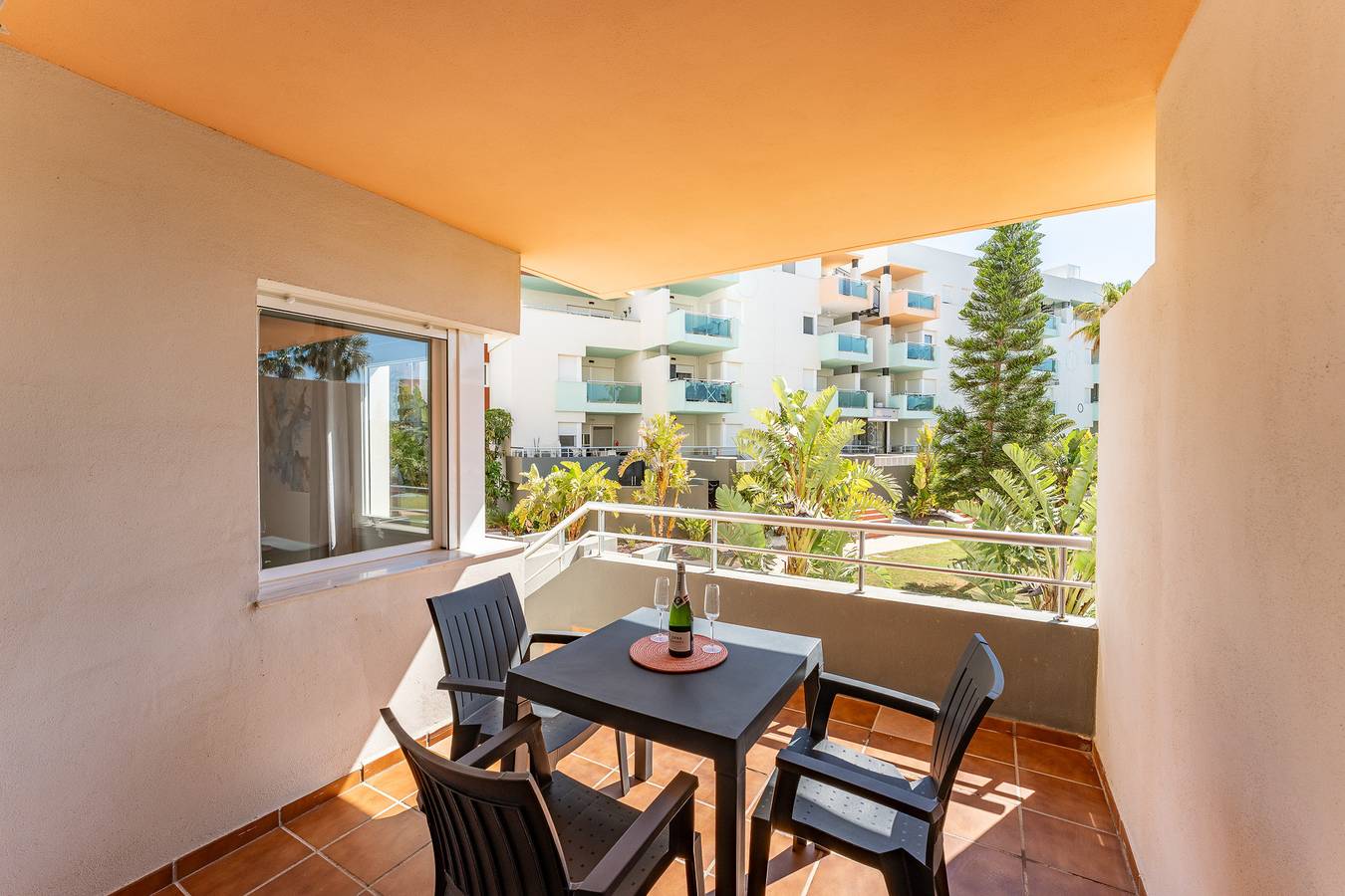 Entire apartment, Almeriasuite Palm Beach Golf & Pool 2004 in Almerimar, El Ejido