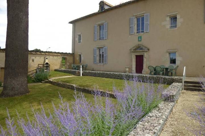 Location de vacances pour 4 personnes, avec jardin à Lhommaizé