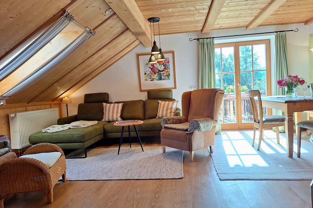 Ganze Wohnung, Heissbauer Rosentraum, Bergblick, zentral, ideal für Ausflüge mit Auto, Bike. in Wackersberg, Tölzer Land