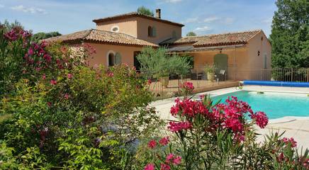 Chambre d’hôte pour 2 personnes, avec jardin et piscine à Cotignac