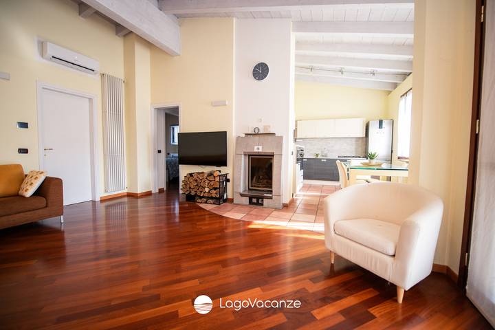 Appartamento per 5 persone, con balcone e giardino a Lonato del Garda